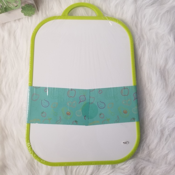 4pc Anti-Bacterial cutting board - Picture 2 of 2